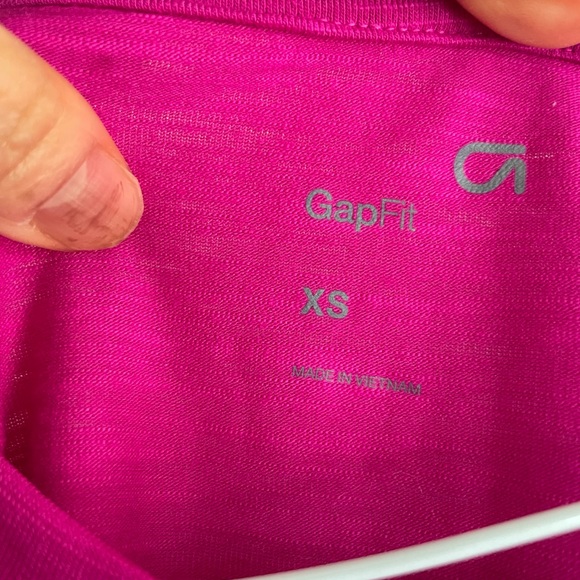Brand new! Never wear!Gap fit - XS size bright pink T-shirts - Picture 5 of 5